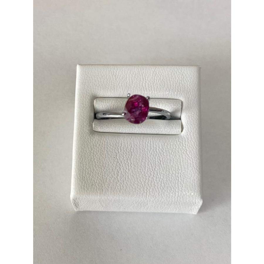 ミャンマー産　ピジョンブラッド　ルビー　1.35ct